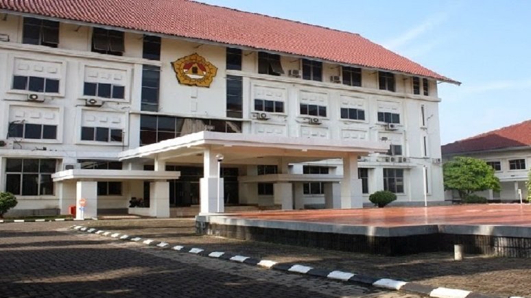 Universitas darma persada