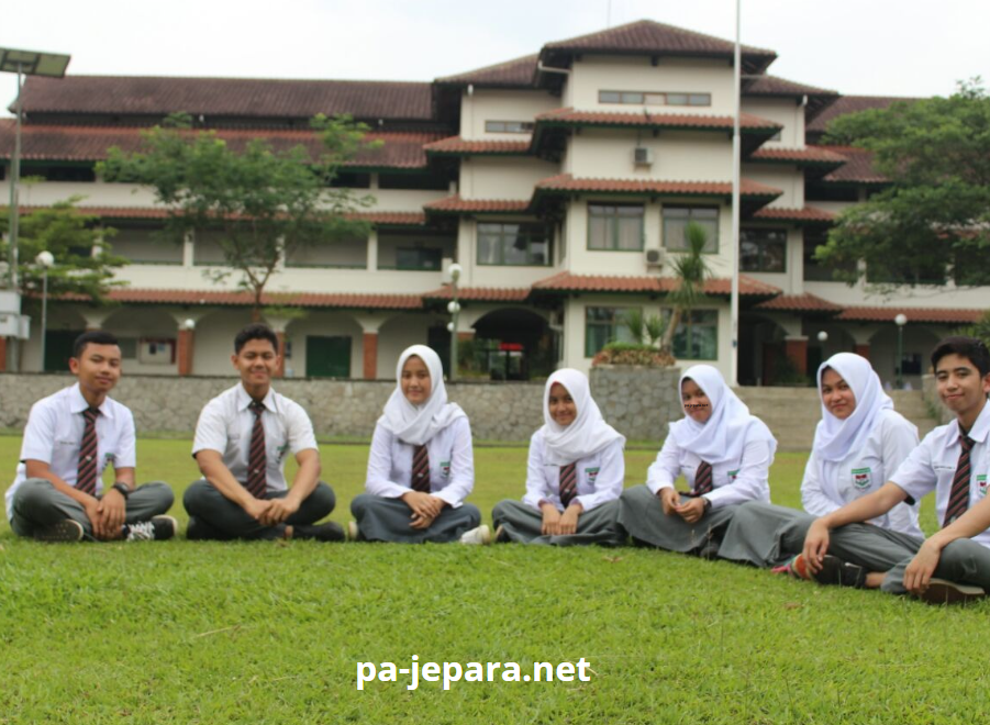 Pendidikan Terbaik di Jakarta? Tentu Saja Sekolah Swasta, Asal Dompet Anda Tahan Banting!